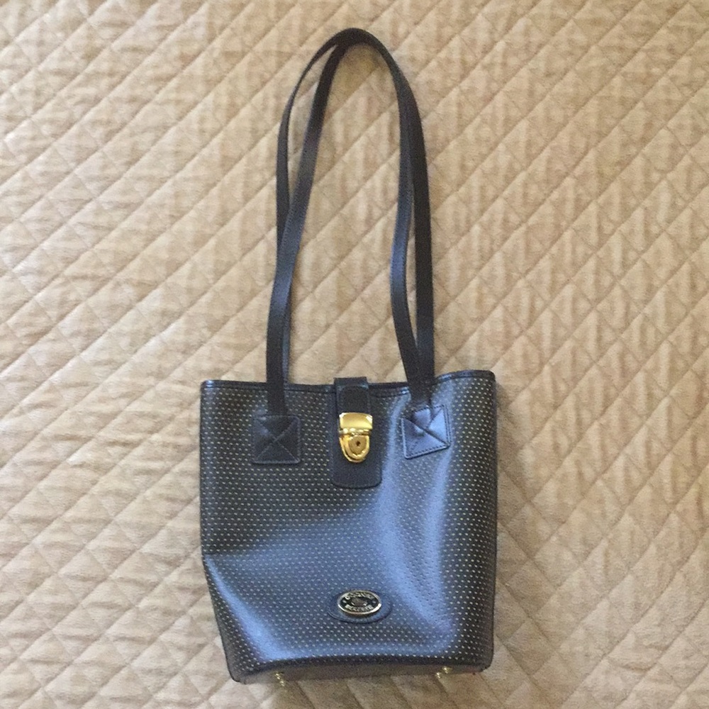 Black shoulder tote bag by Dooney & Bourke - Picture 2 of 7